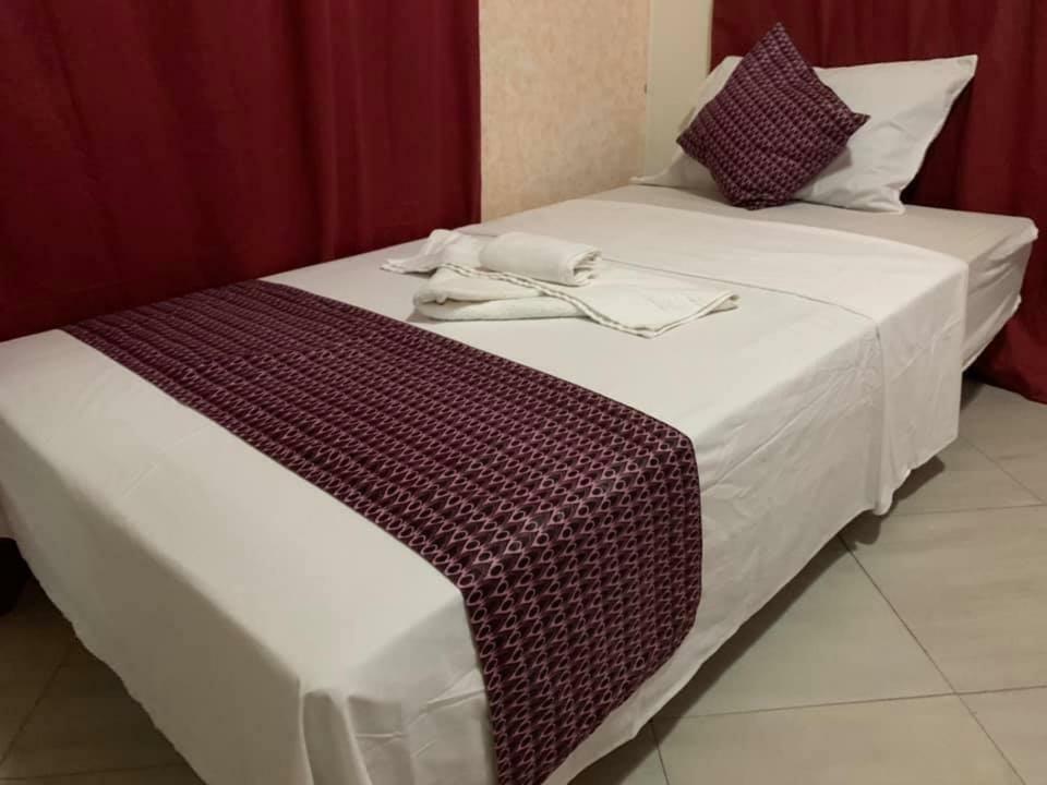 Vlv International Guest House Kololi Esterno foto